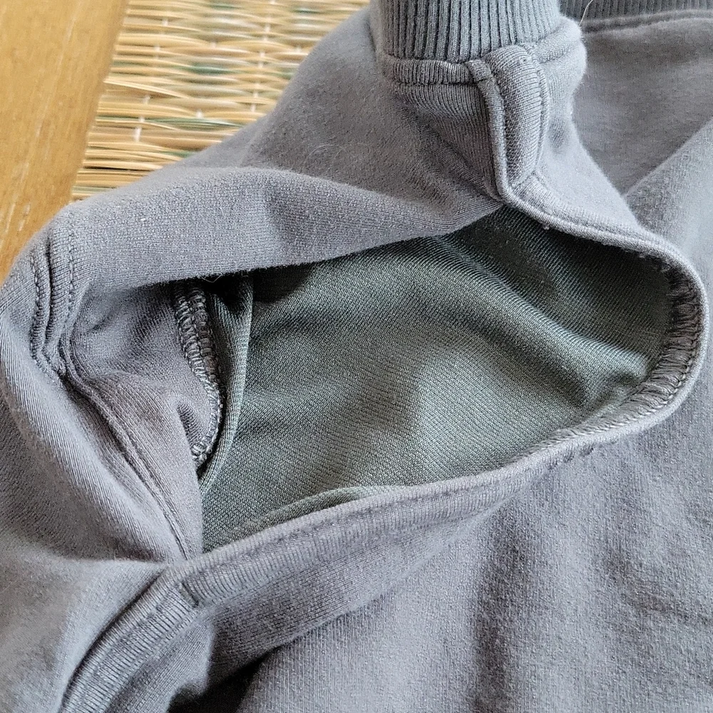 LULULEMON  ATHLETIC  WORK OUT PANTS - Picture 9 of 9